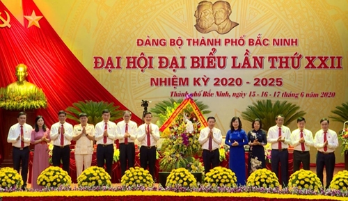 Vuong Quoc Tuan réélu secrétaire du Comité municipal du Parti de Bac Ninh